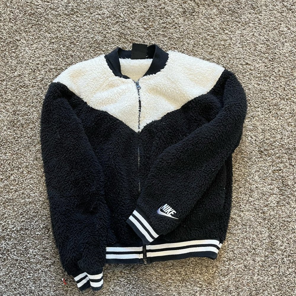 Nike fussy zip up